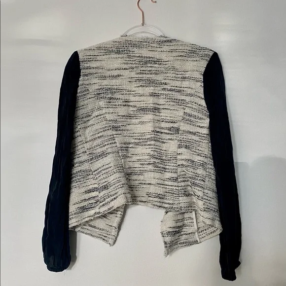 Drew Blazer - Picture 3 of 6